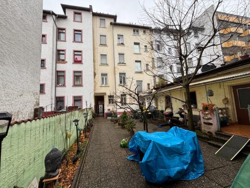 Weitere Hofansicht mit Hinterhaus des Wohn- und Geschäftshauses in Offenbach
